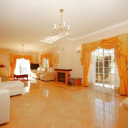 Spacious Villa, Pool